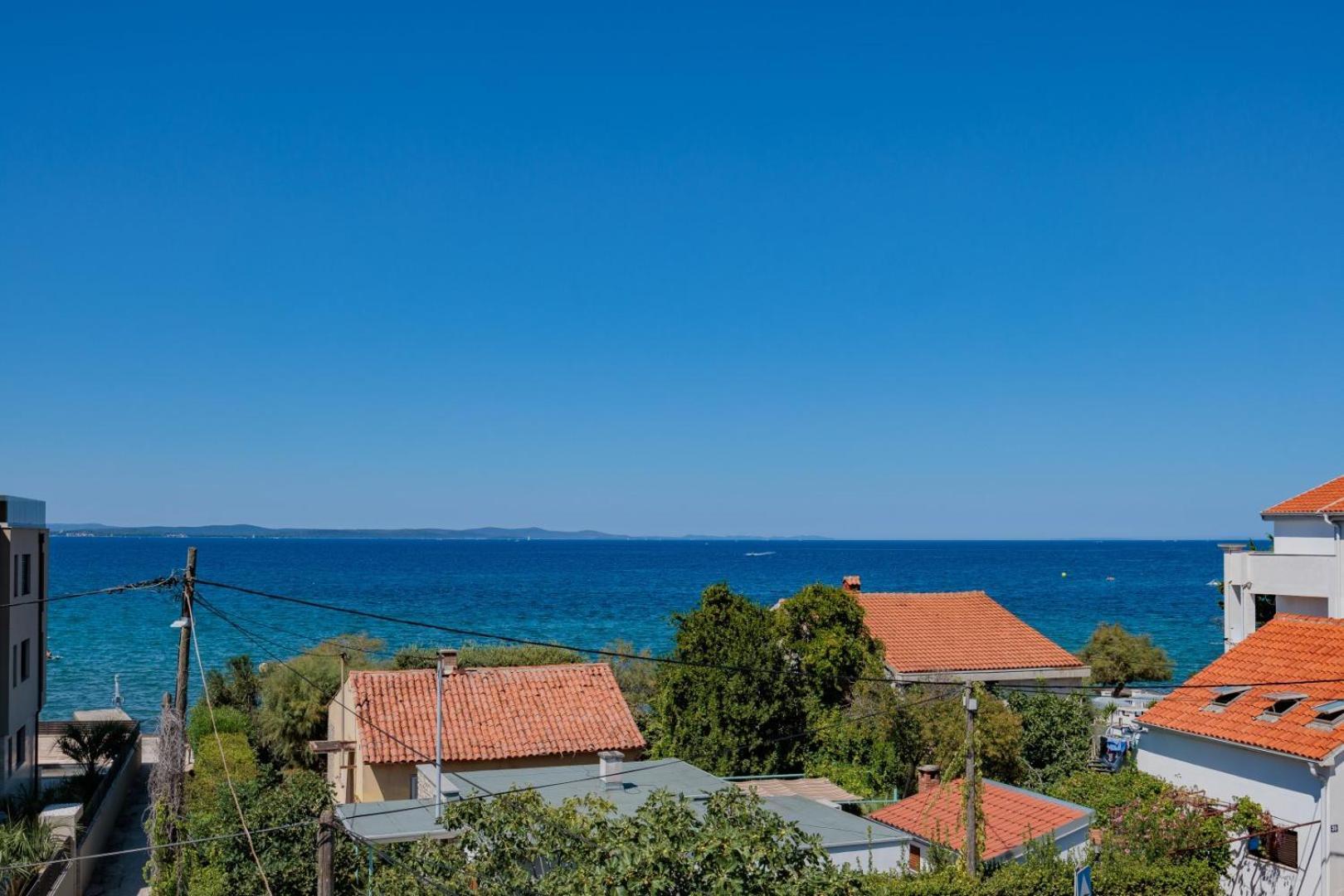 זאדאר Crowonder Lucky Holiday House With Pool And Patio 30 Meters From The Beach מראה חיצוני תמונה