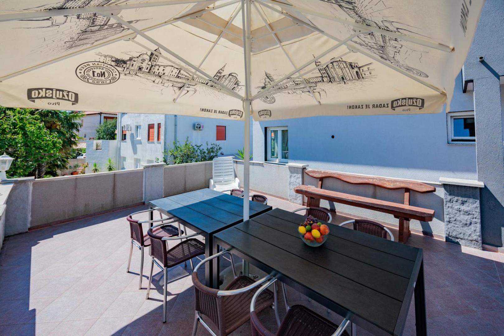 זאדאר Crowonder Lucky Holiday House With Pool And Patio 30 Meters From The Beach מראה חיצוני תמונה